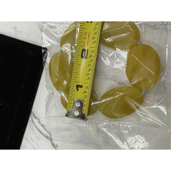 Vintage 6” Chunky Yellow Resin Statement Bracelet - Picture 4 of 5